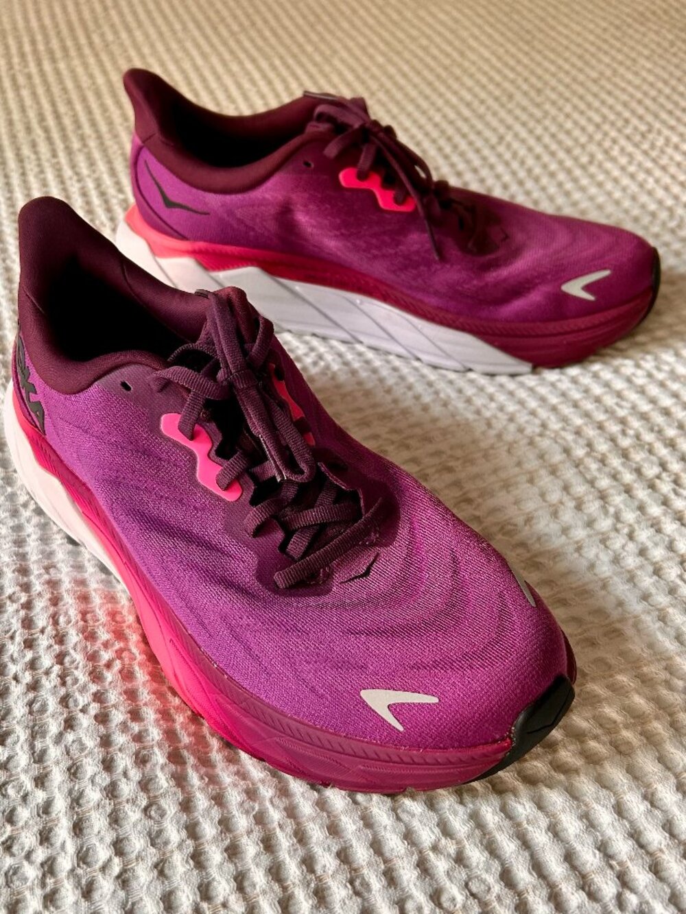 HOKA Arahi 6 Women's Running Shoes - Size 9.5B